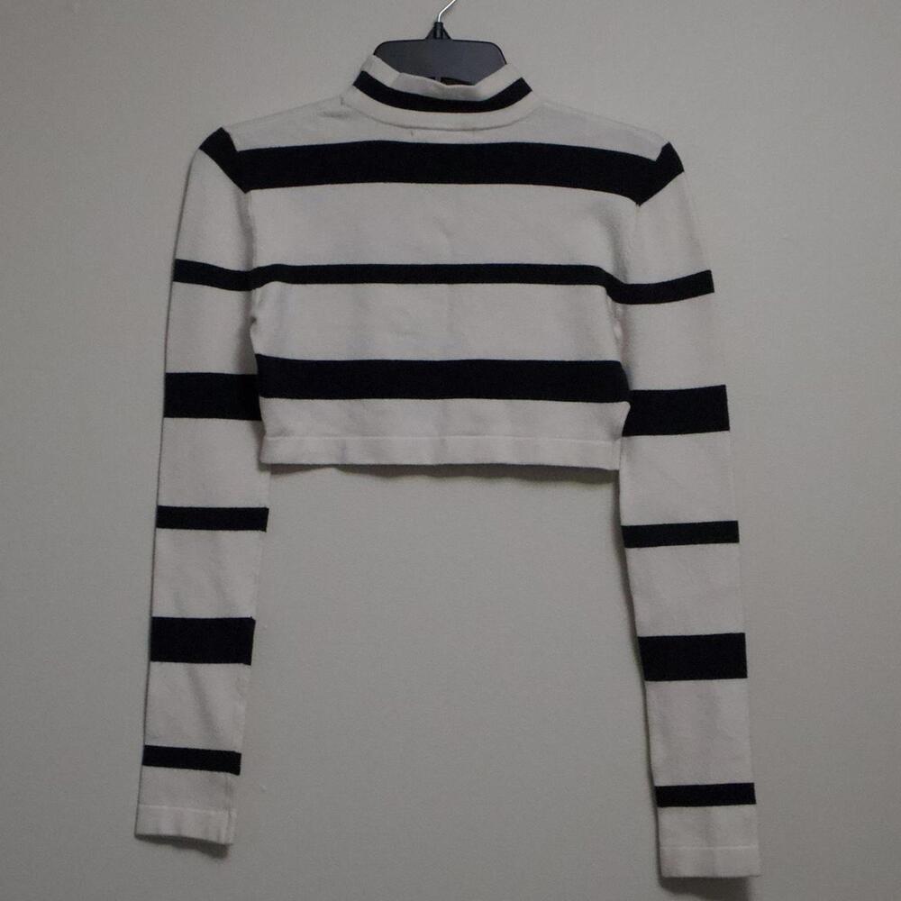 Women's White and Black Crop-top